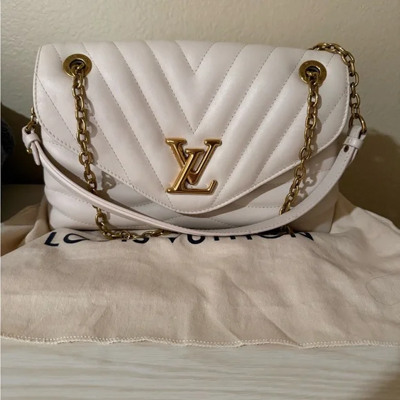 Louis Vuitton New Wave GM Chain Bag in Cream - Picture 1 of 16